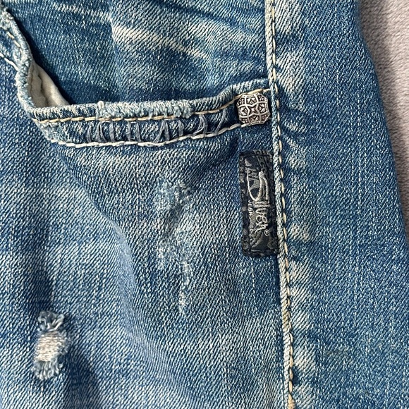 Silver jeans co Distressed Jean Shorts Women’s Boyfriend Fit Rolled Hem SZ 14 - Picture 6 of 14